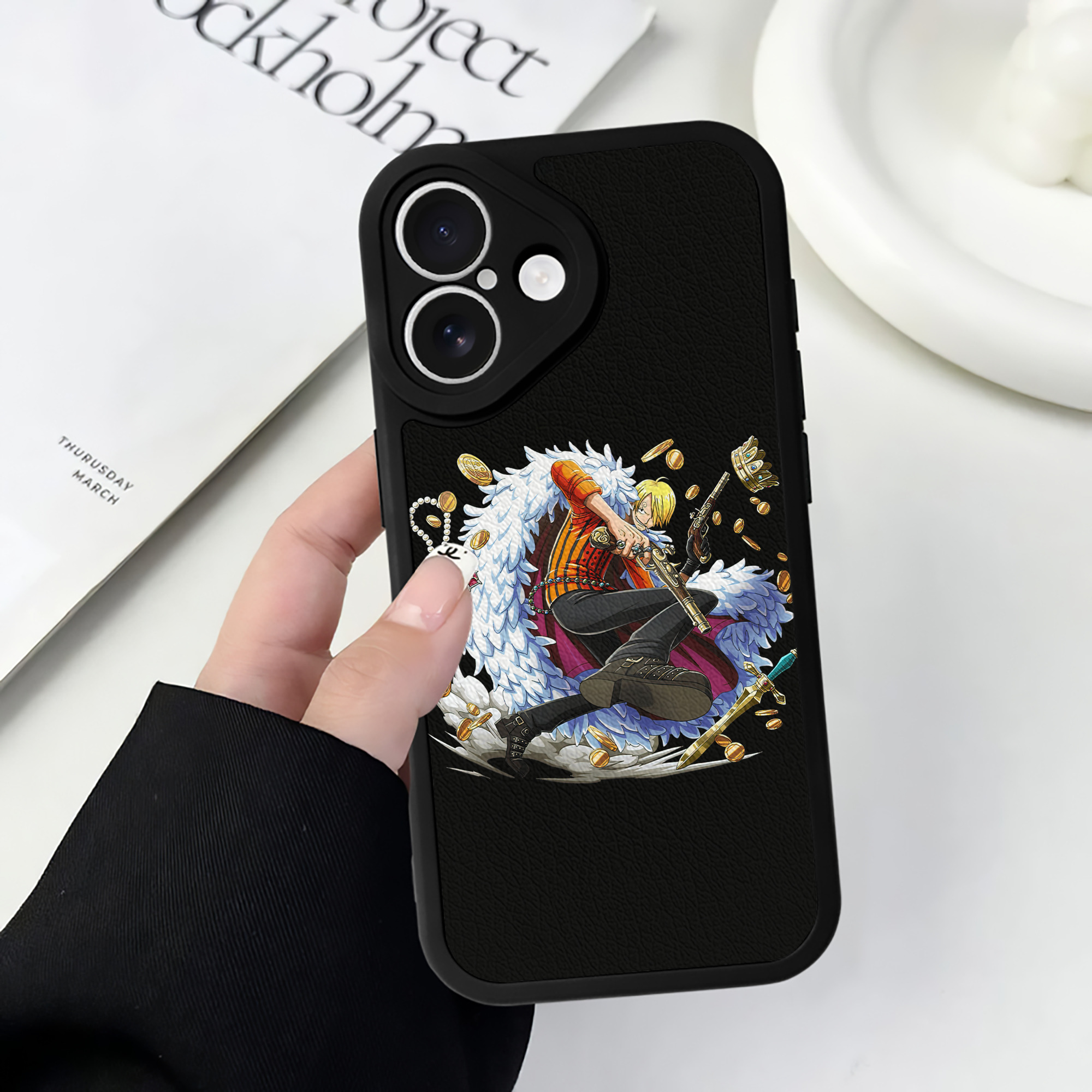 （画像用） ワンピース サンジ ONE PIECE Sanji 【iPhone 16シリーズ対応】シリコンスマホケース（レザー調） 材質：シリコン